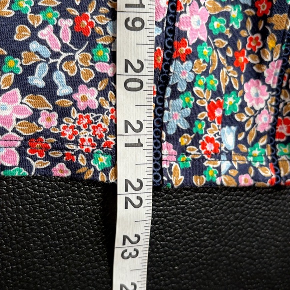 Boden Georgia Smocked Jersey Top Black Floral Flowerbed Shirt Sz 6 - Picture 14 of 14